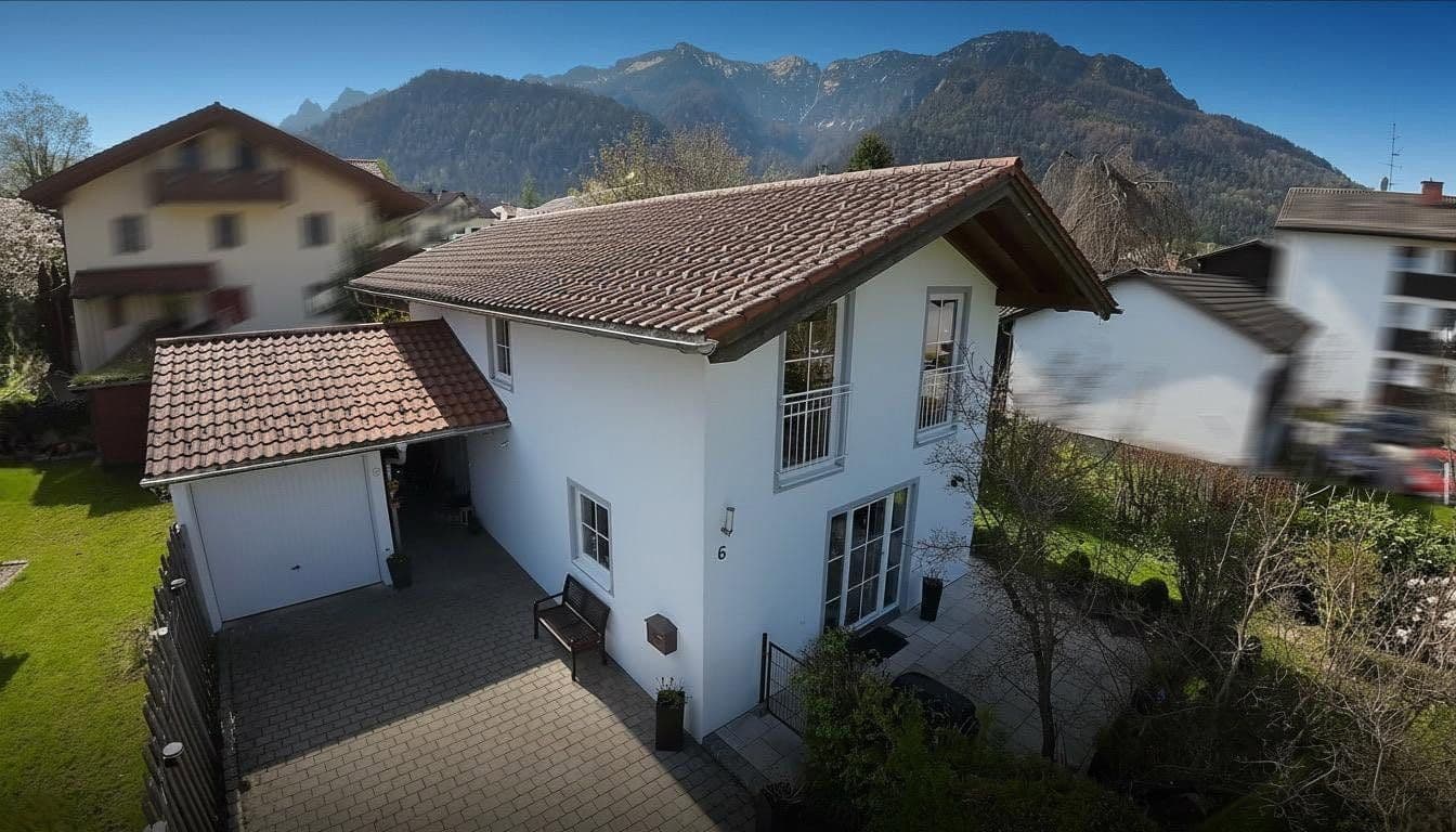 Predaj domu 125 m², pozemek 500 m², Bayerisch Gmain, Bavorsko Predaj domu 125 m², pozemek 500 m², Bayerisch Gmain, Bavorsko