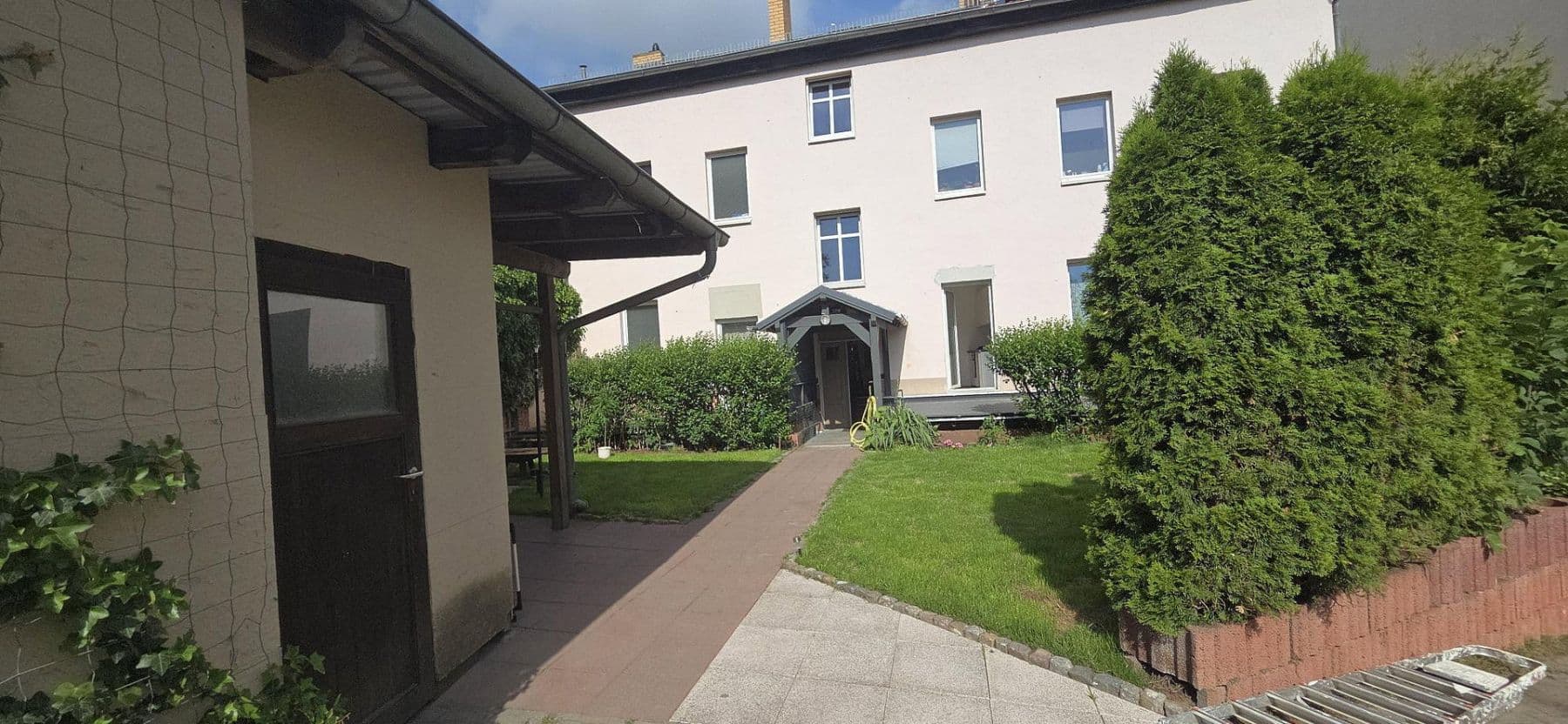 Prenájom bytu 4-izbový 82 m², Köpenicker Straße 32, Berlin, Berlín Prenájom bytu 4-izbový 82 m², Köpenicker Straße 32, Berlin, Berlín