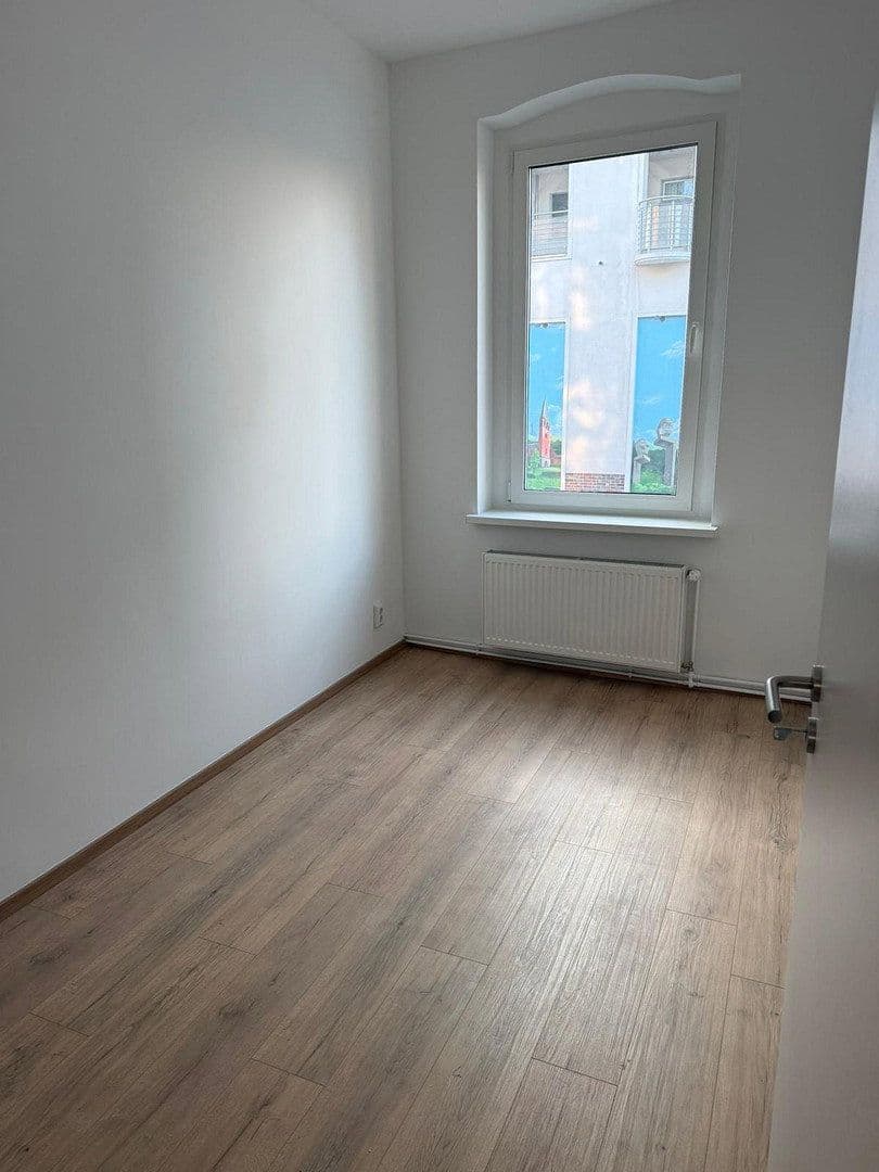 Prenájom bytu 4-izbový 82 m², Köpenicker Straße 32, Berlin, Berlín Prenájom bytu 4-izbový 82 m², Köpenicker Straße 32, Berlin, Berlín