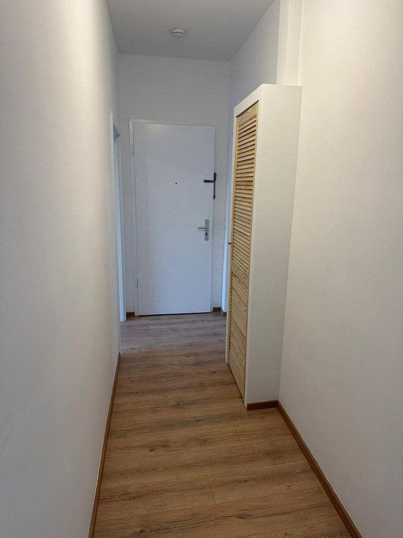 Prenájom bytu 4-izbový 82 m², Köpenicker Straße 32, Berlin, Berlín Prenájom bytu 4-izbový 82 m², Köpenicker Straße 32, Berlin, Berlín