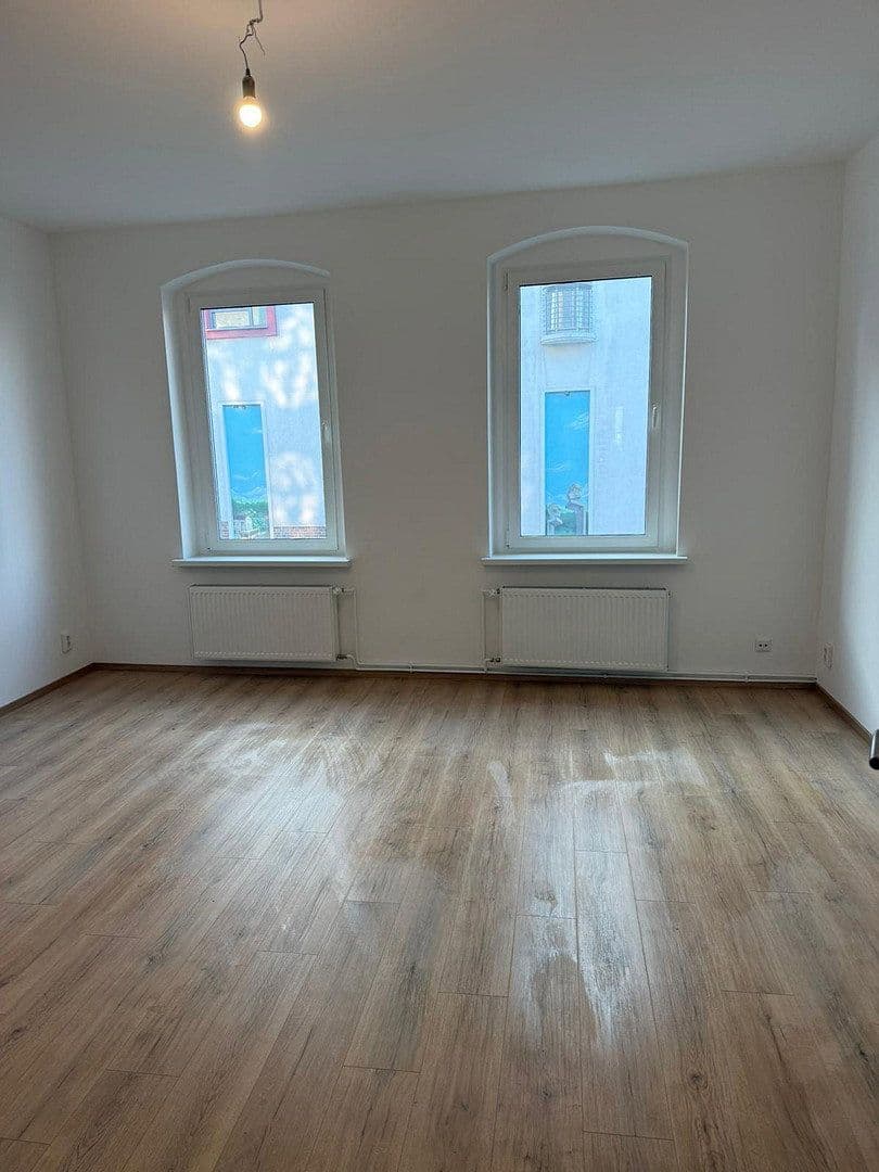 Prenájom bytu 4-izbový 82 m², Köpenicker Straße 32, Berlin, Berlín Prenájom bytu 4-izbový 82 m², Köpenicker Straße 32, Berlin, Berlín