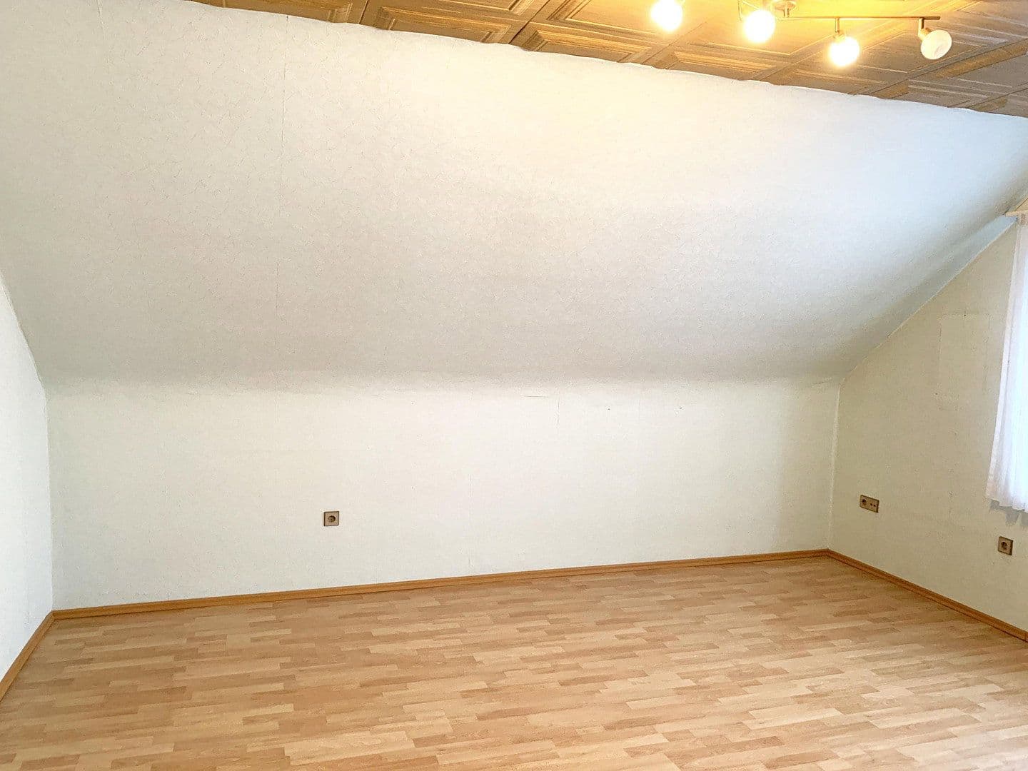 Predaj domu 152 m², pozemek 513 m², Köln, Severné Porýnie - Westfálsko Predaj domu 152 m², pozemek 513 m², Köln, Severné Porýnie - Westfálsko