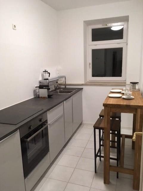 Prenájom bytu 2-izbový 55 m², Helmholtzstr. 21, Leipzig, Sasko Prenájom bytu 2-izbový 55 m², Helmholtzstr. 21, Leipzig, Sasko