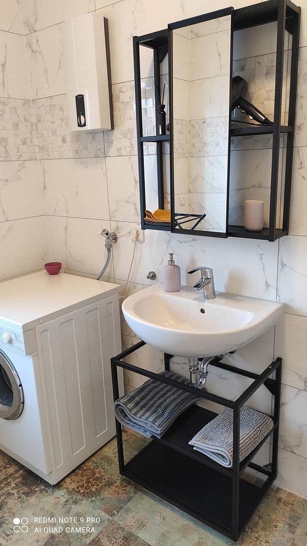 Prenájom bytu 1-izbový 40 m², Adolph-Kolping-Str. 32, Köln, Severné Porýnie - Westfálsko Prenájom bytu 1-izbový 40 m², Adolph-Kolping-Str. 32, Köln, Severné Porýnie - Westfálsko