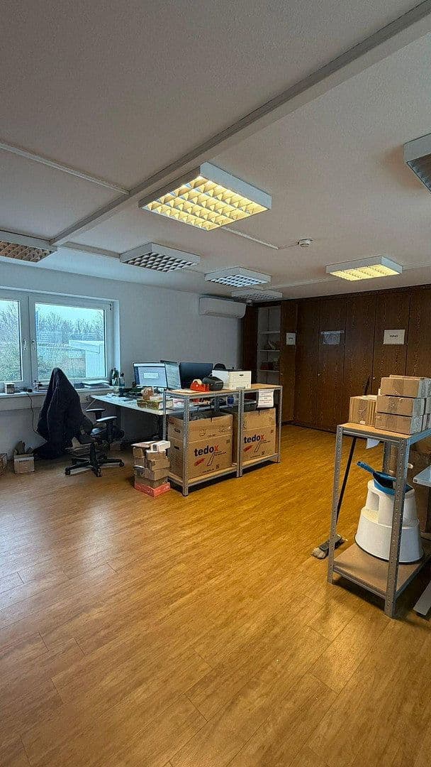 Prenájom kancelárie 932 m², Fußgönheim, Porýnie-Falcko Prenájom kancelárie 932 m², Fußgönheim, Porýnie-Falcko