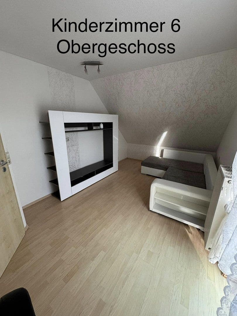 Predaj domu 220 m², pozemek 1.300 m², Forchtenberg, Bádensko-Wurttembersko Predaj domu 220 m², pozemek 1.300 m², Forchtenberg, Bádensko-Wurttembersko