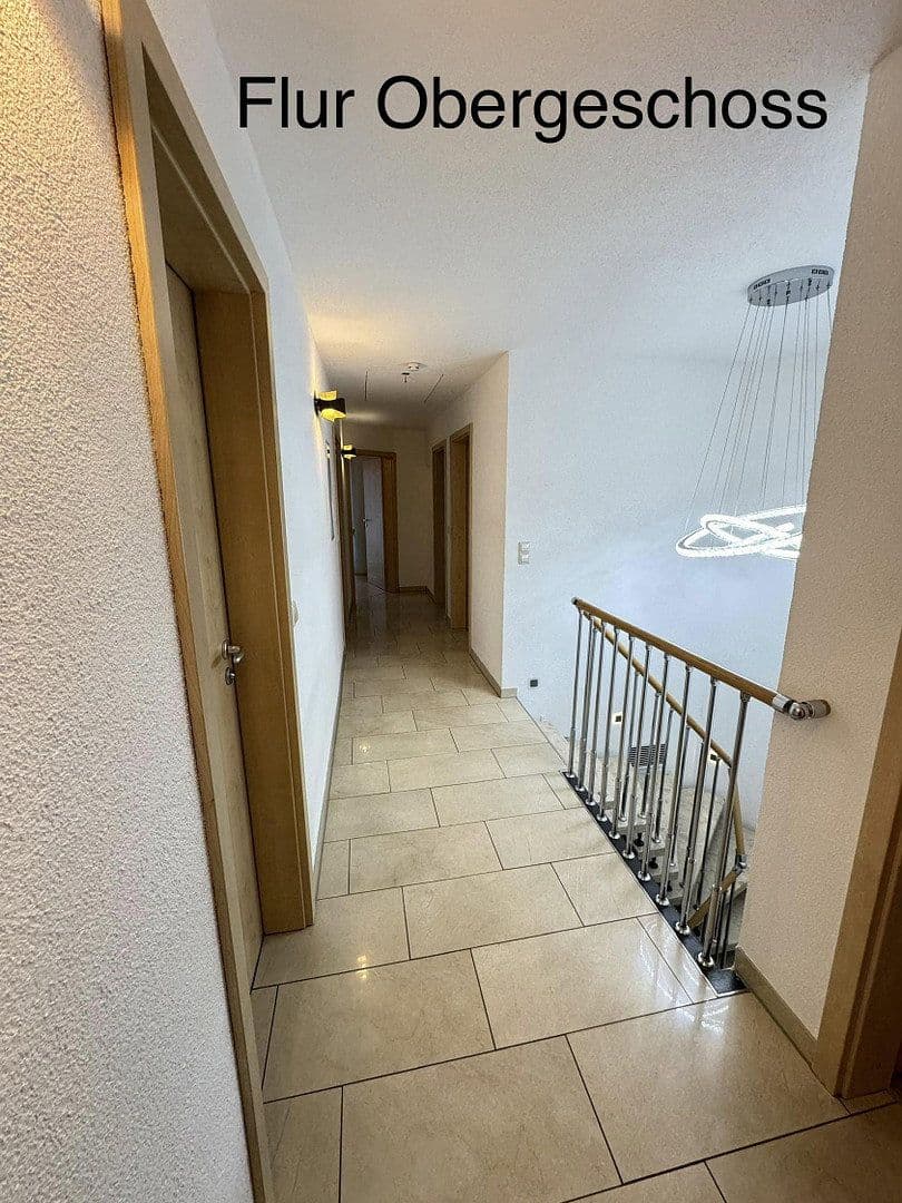 Predaj domu 220 m², pozemek 1.300 m², Forchtenberg, Bádensko-Wurttembersko Predaj domu 220 m², pozemek 1.300 m², Forchtenberg, Bádensko-Wurttembersko