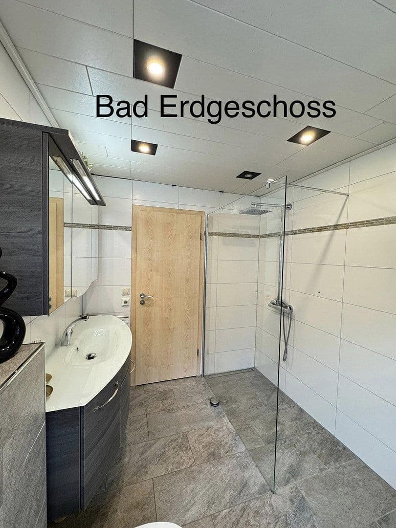 Predaj domu 220 m², pozemek 1.300 m², Forchtenberg, Bádensko-Wurttembersko Predaj domu 220 m², pozemek 1.300 m², Forchtenberg, Bádensko-Wurttembersko