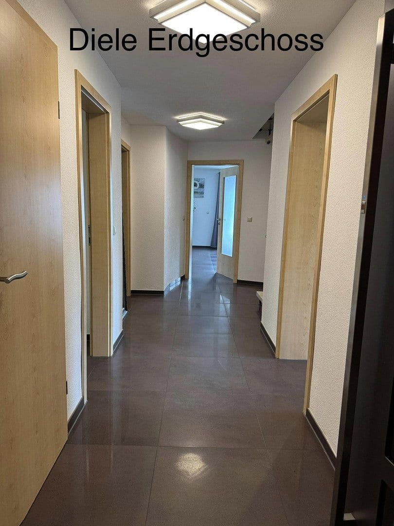 Predaj domu 220 m², pozemek 1.300 m², Forchtenberg, Bádensko-Wurttembersko Predaj domu 220 m², pozemek 1.300 m², Forchtenberg, Bádensko-Wurttembersko