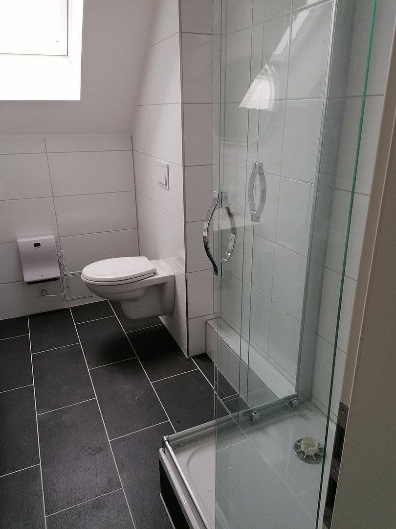 Prenájom bytu 5-izbový 105 m², Birkenbergstr., Leverkusen, Severné Porýnie - Westfálsko Prenájom bytu 5-izbový 105 m², Birkenbergstr., Leverkusen, Severné Porýnie - Westfálsko
