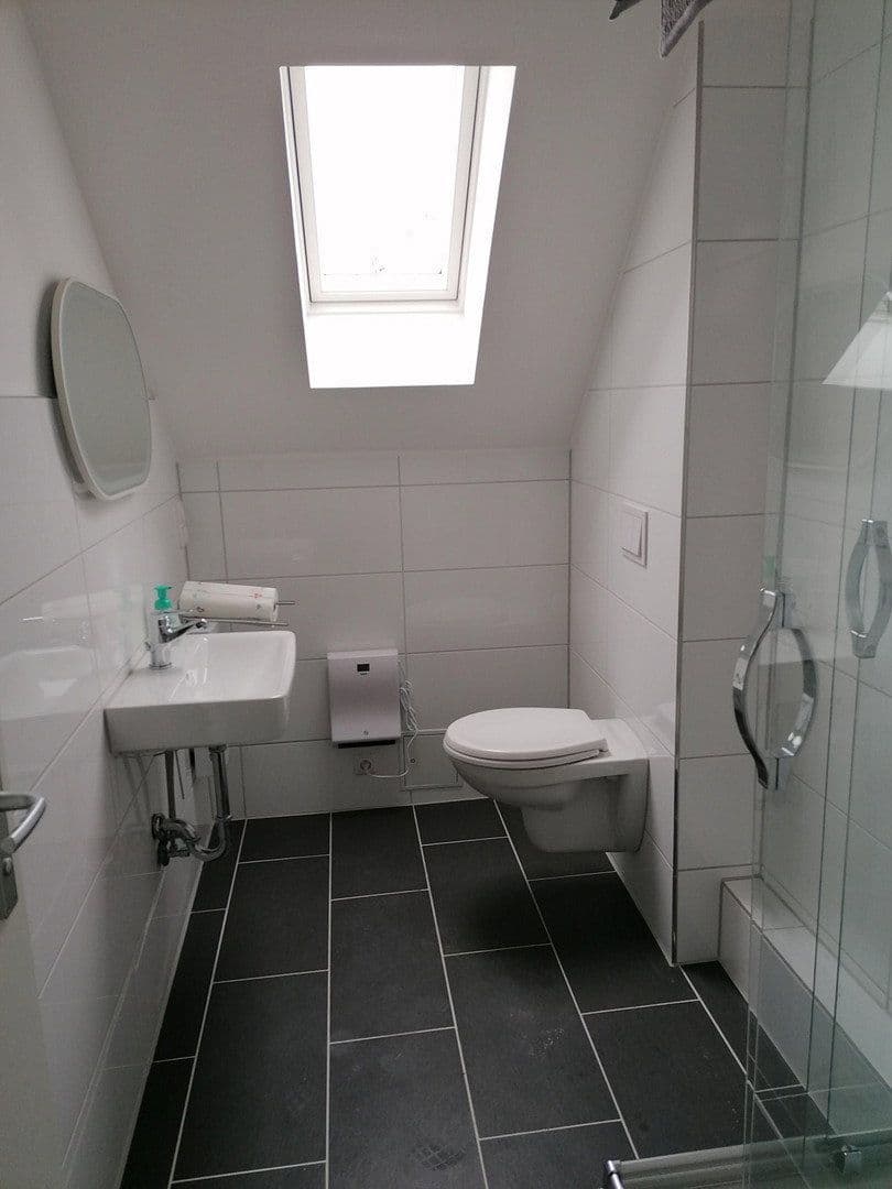 Prenájom bytu 5-izbový 105 m², Birkenbergstr., Leverkusen, Severné Porýnie - Westfálsko Prenájom bytu 5-izbový 105 m², Birkenbergstr., Leverkusen, Severné Porýnie - Westfálsko