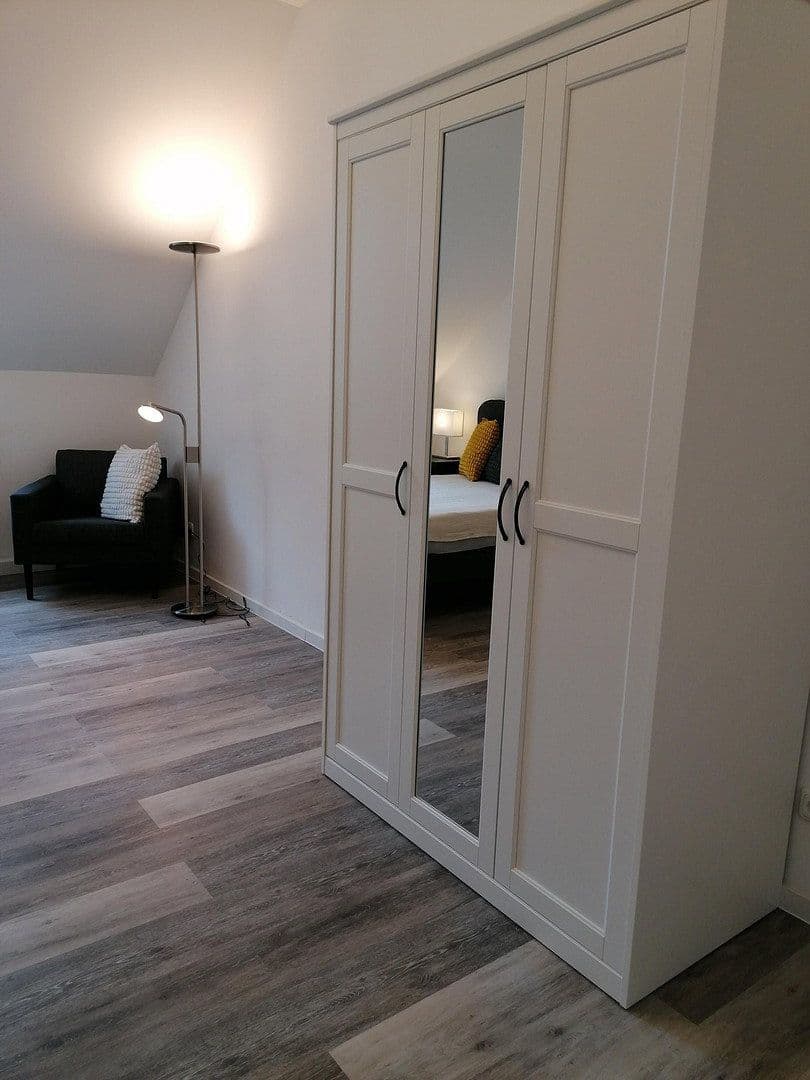 Prenájom bytu 5-izbový 105 m², Birkenbergstr., Leverkusen, Severné Porýnie - Westfálsko Prenájom bytu 5-izbový 105 m², Birkenbergstr., Leverkusen, Severné Porýnie - Westfálsko