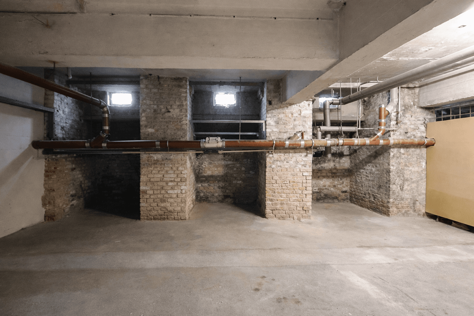 Prenájom nebytového priestoru 42 m², Niemetzstr.47-49, Berlin, Berlín Prenájom nebytového priestoru 42 m², Niemetzstr.47-49, Berlin, Berlín