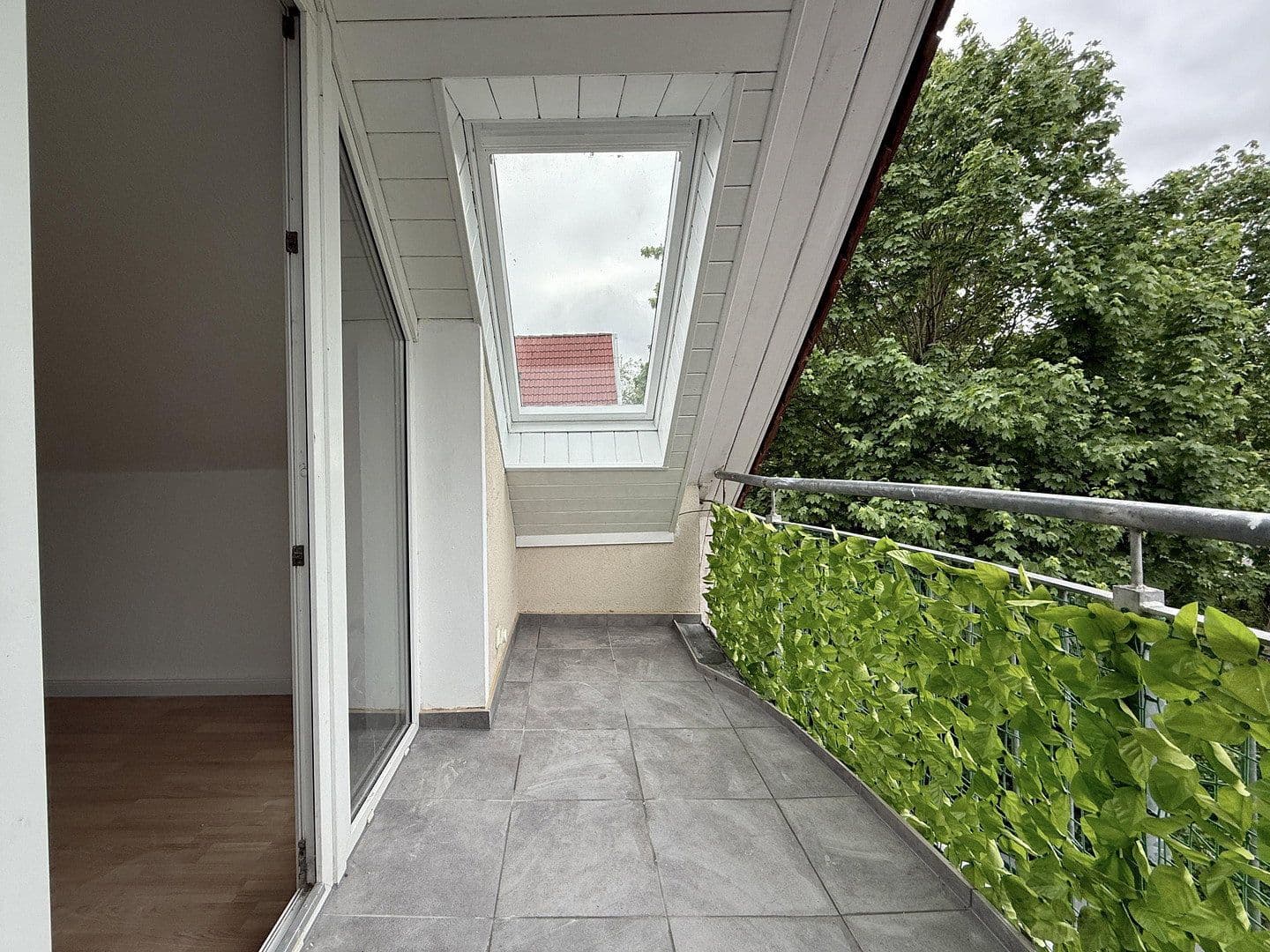 Prenájom bytu 4-izbový 91 m², Wernsdorfer Straße 7, Berlin Schmöckwitz, Berlín Prenájom bytu 4-izbový 91 m², Wernsdorfer Straße 7, Berlin Schmöckwitz, Berlín