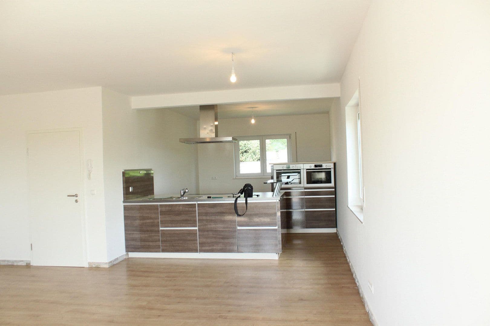 Predaj domu 204 m², pozemek 462 m², Lindenstrasse 2, Klein-Winternheim, Porýnie-Falcko Predaj domu 204 m², pozemek 462 m², Lindenstrasse 2, Klein-Winternheim, Porýnie-Falcko