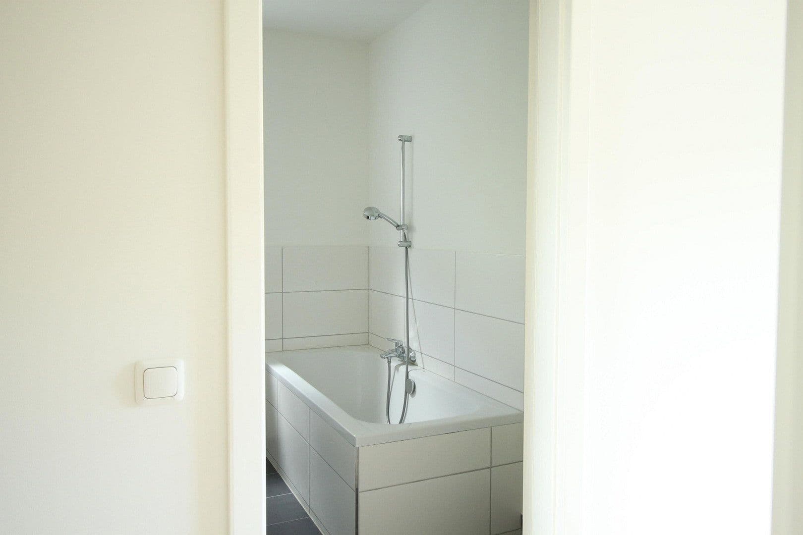 Predaj domu 204 m², pozemek 462 m², Lindenstrasse 2, Klein-Winternheim, Porýnie-Falcko Predaj domu 204 m², pozemek 462 m², Lindenstrasse 2, Klein-Winternheim, Porýnie-Falcko