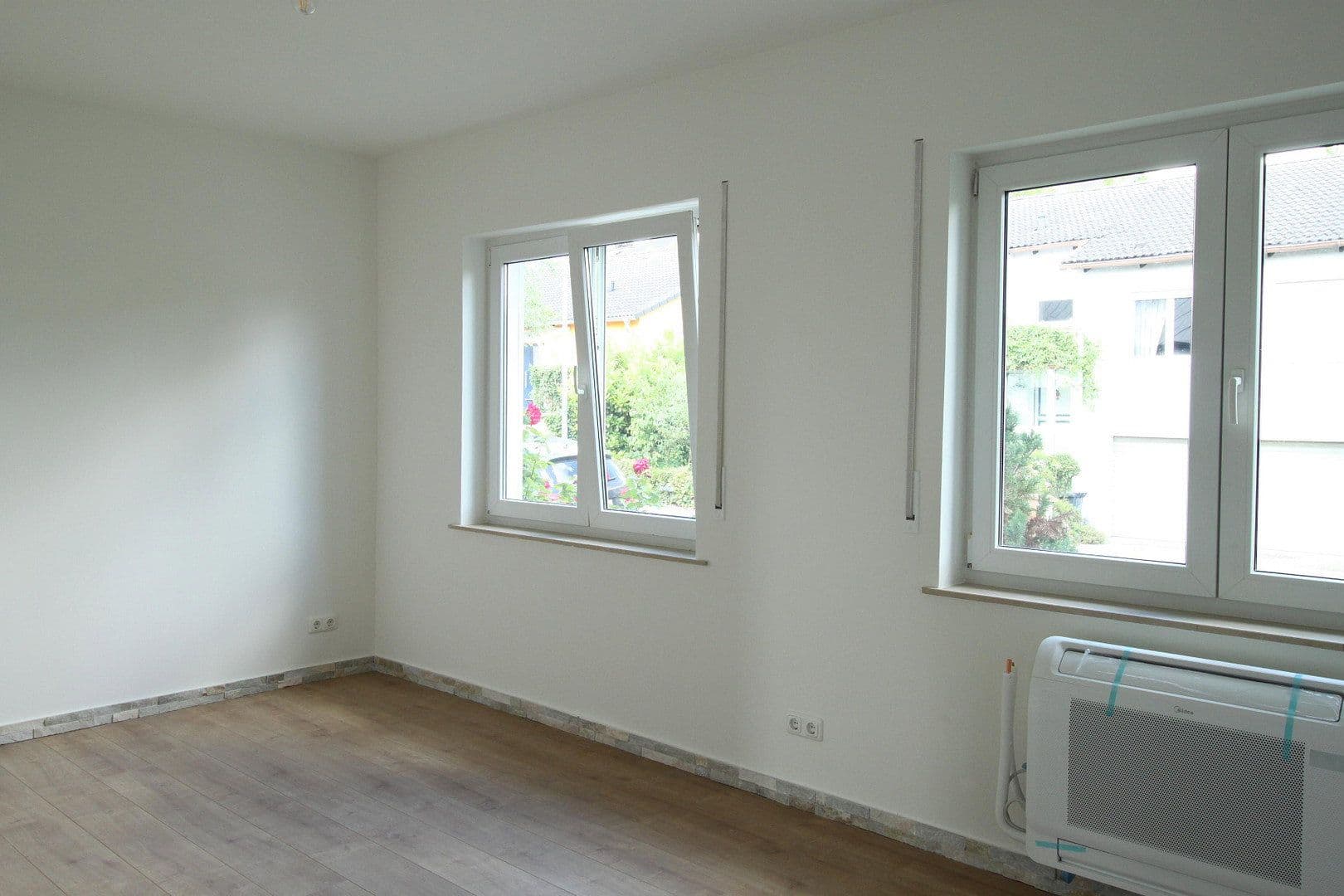 Predaj domu 204 m², pozemek 462 m², Lindenstrasse 2, Klein-Winternheim, Porýnie-Falcko Predaj domu 204 m², pozemek 462 m², Lindenstrasse 2, Klein-Winternheim, Porýnie-Falcko