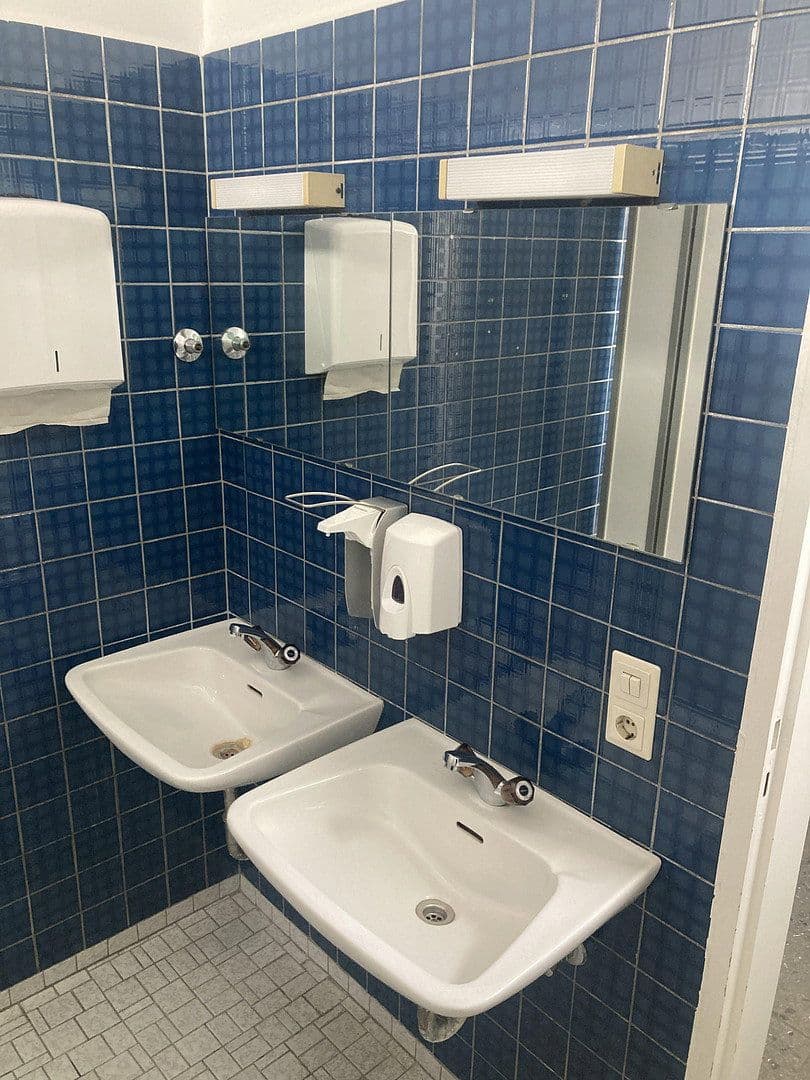 Prenájom kancelárie 323 m², Holzhauserstr. 1A, Bingen am Rhein, Porýnie-Falcko Prenájom kancelárie 323 m², Holzhauserstr. 1A, Bingen am Rhein, Porýnie-Falcko