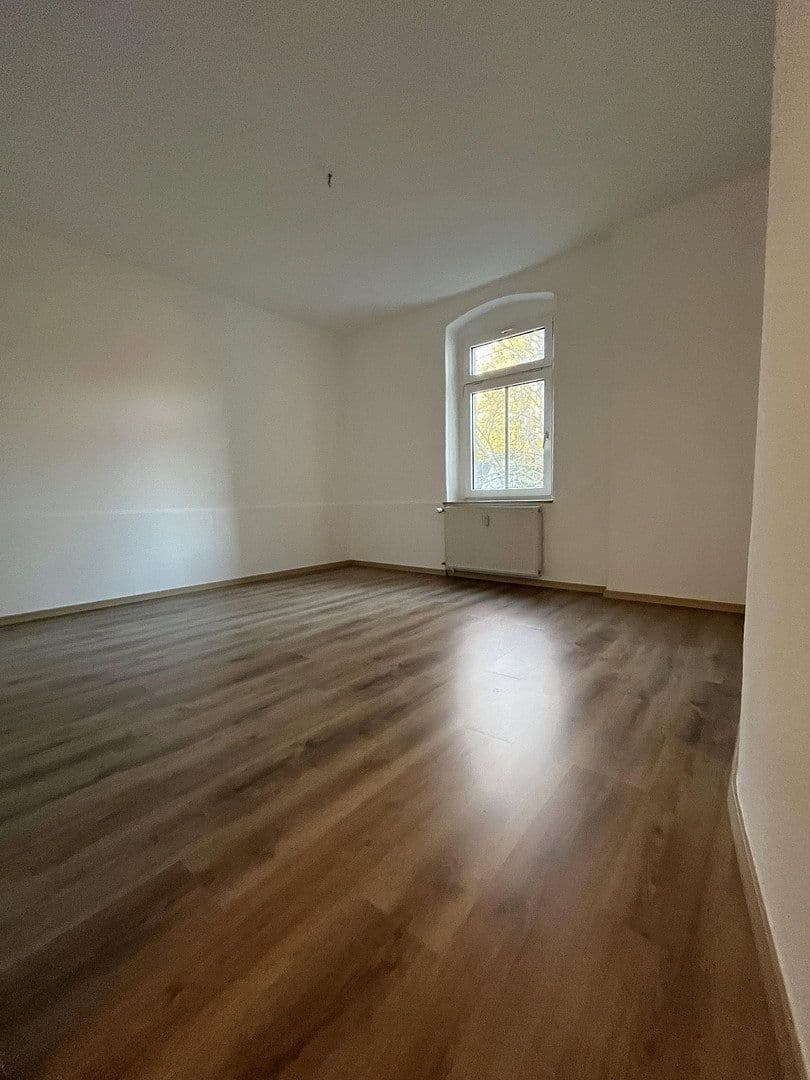 Prenájom bytu 5-izbový 124 m², Glösaer Straße 26, Chemnitz, Sasko Prenájom bytu 5-izbový 124 m², Glösaer Straße 26, Chemnitz, Sasko