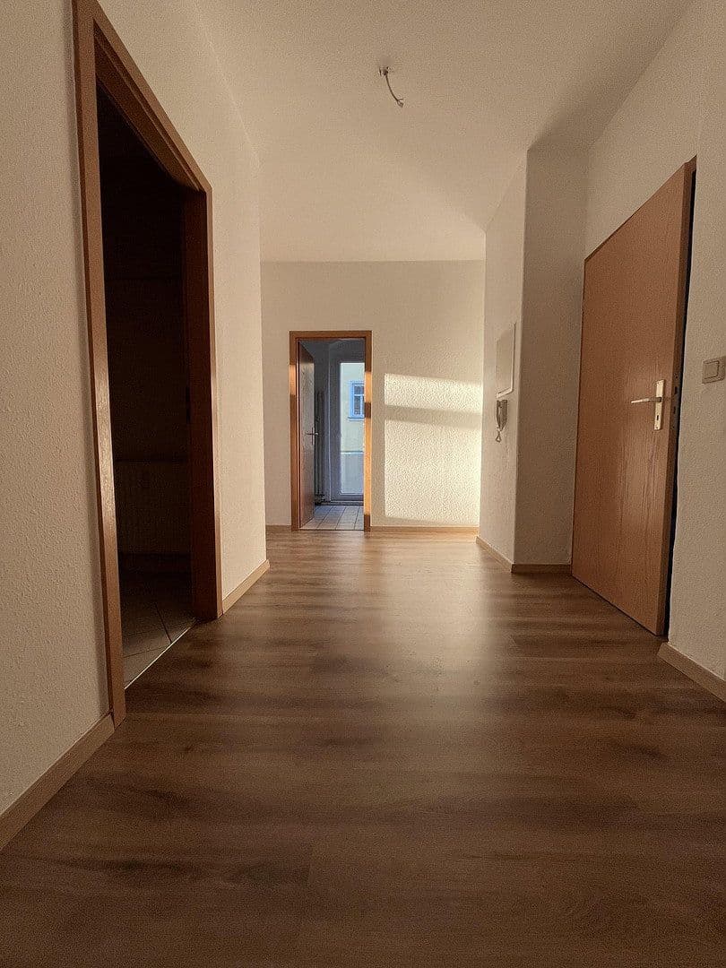 Prenájom bytu 5-izbový 124 m², Glösaer Straße 26, Chemnitz, Sasko Prenájom bytu 5-izbový 124 m², Glösaer Straße 26, Chemnitz, Sasko