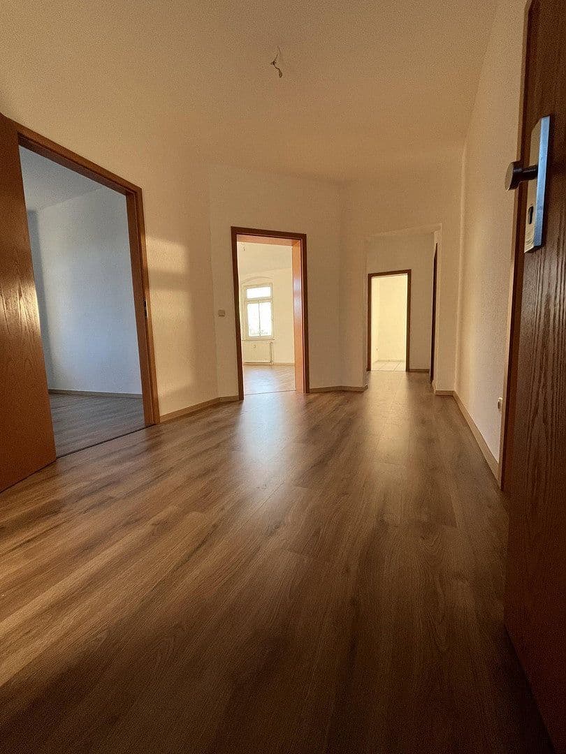 Prenájom bytu 5-izbový 124 m², Glösaer Straße 26, Chemnitz, Sasko Prenájom bytu 5-izbový 124 m², Glösaer Straße 26, Chemnitz, Sasko