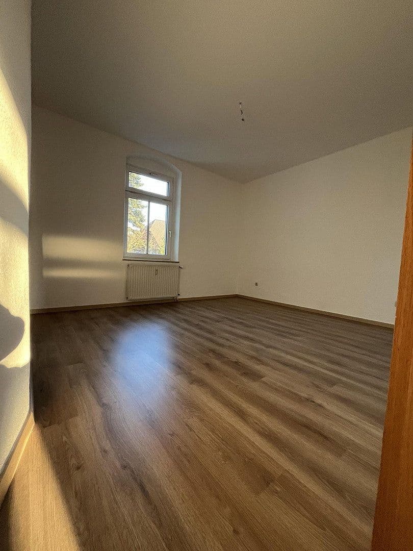 Prenájom bytu 5-izbový 124 m², Glösaer Straße 26, Chemnitz, Sasko Prenájom bytu 5-izbový 124 m², Glösaer Straße 26, Chemnitz, Sasko