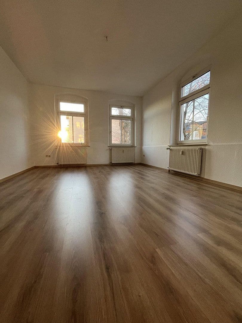 Prenájom bytu 5-izbový 124 m², Glösaer Straße 26, Chemnitz, Sasko Prenájom bytu 5-izbový 124 m², Glösaer Straße 26, Chemnitz, Sasko