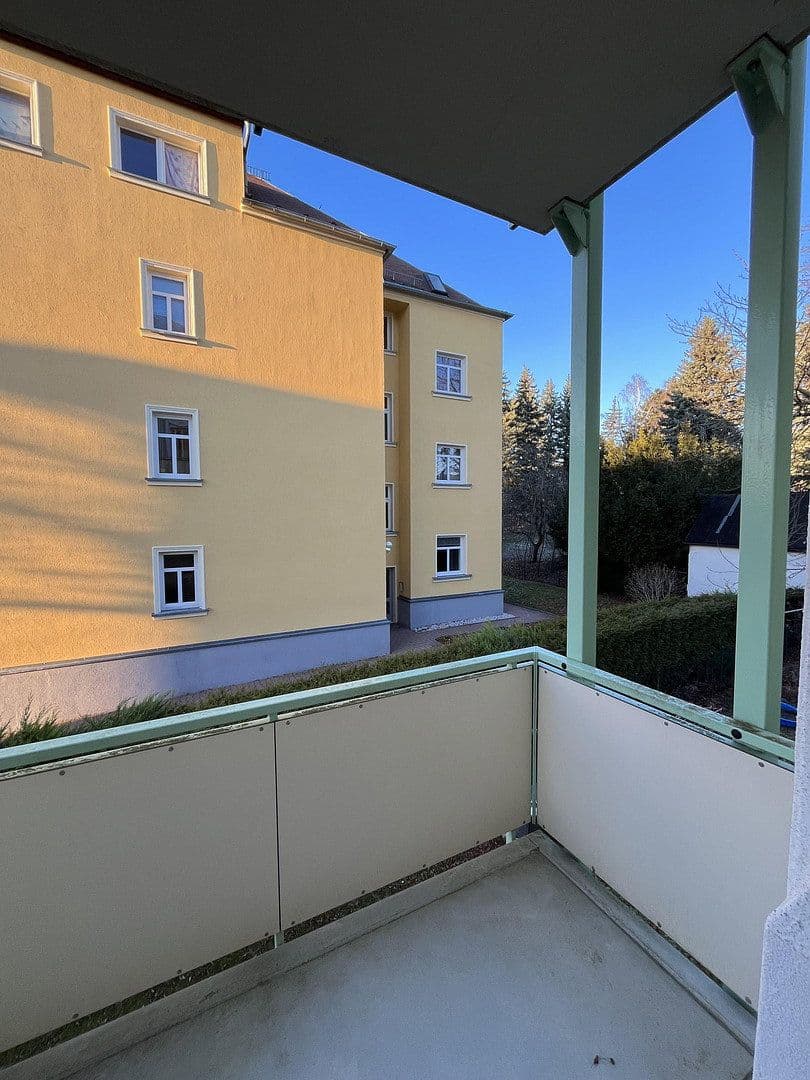Prenájom bytu 5-izbový 124 m², Glösaer Straße 26, Chemnitz, Sasko Prenájom bytu 5-izbový 124 m², Glösaer Straße 26, Chemnitz, Sasko
