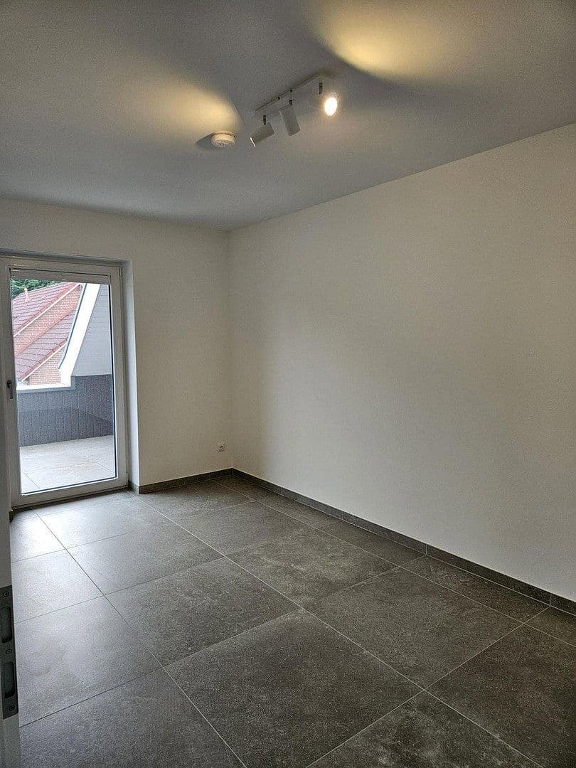 Prenájom bytu 3-izbový 106 m², Jann-Berghaus-Straße 16, Moormerland, Dolné Sasko Prenájom bytu 3-izbový 106 m², Jann-Berghaus-Straße 16, Moormerland, Dolné Sasko