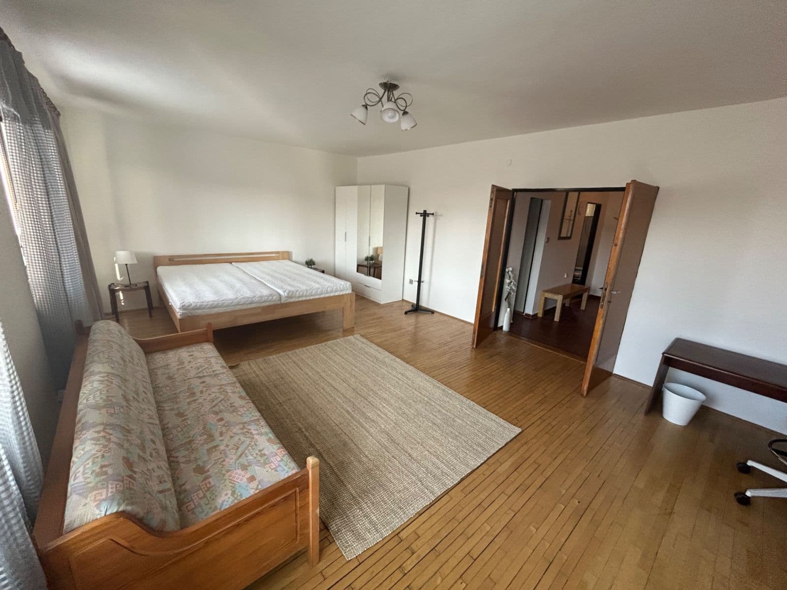 Prenájom bytu 5-izbový 150 m², Na Okraji, Praha, Praha Prenájom bytu 5-izbový 150 m², Na Okraji, Praha, Praha