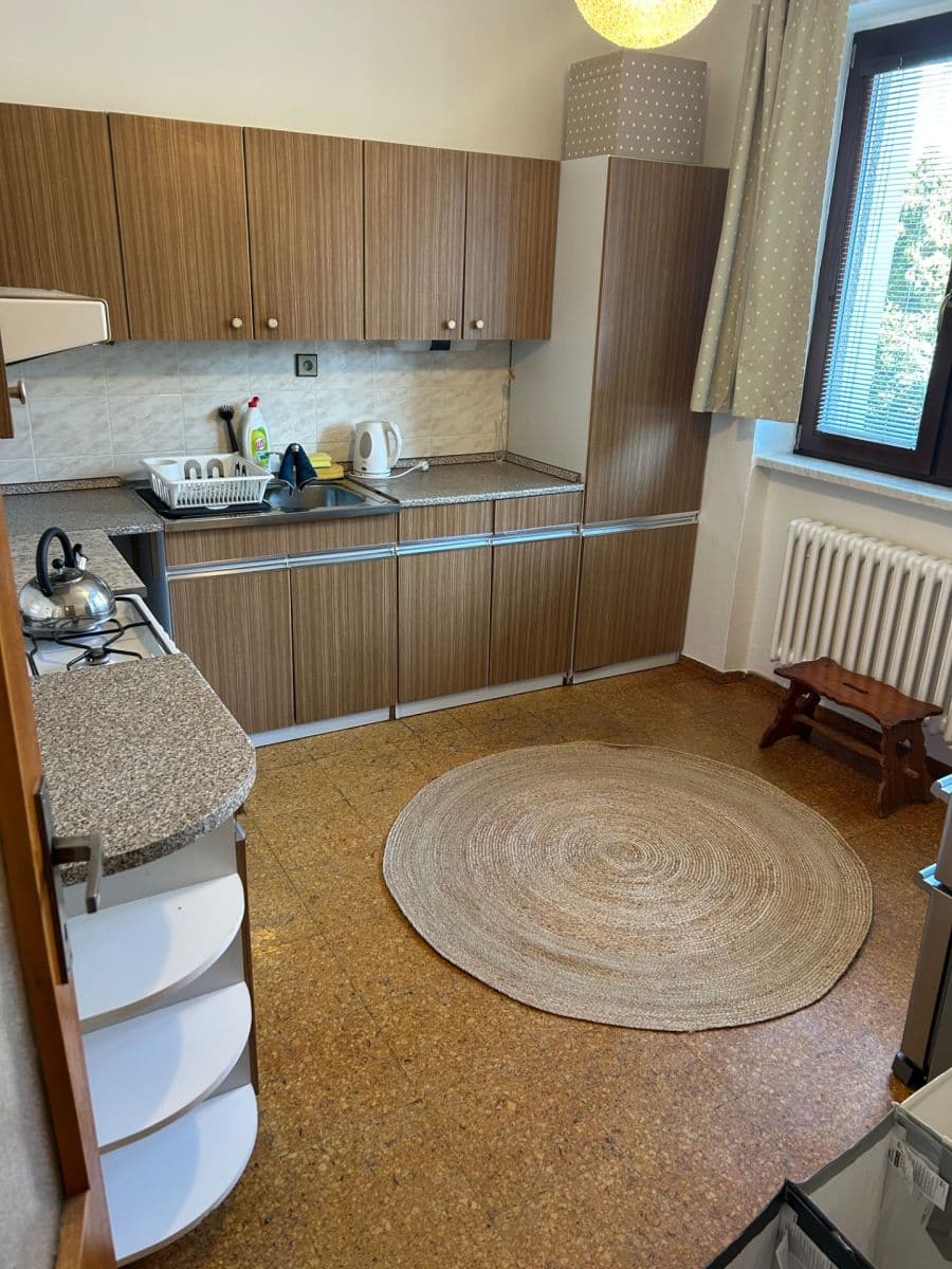 Prenájom bytu 5-izbový 150 m², Na Okraji, Praha, Praha Prenájom bytu 5-izbový 150 m², Na Okraji, Praha, Praha