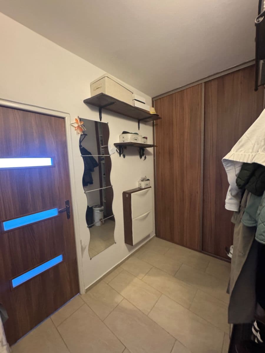 Prenájom bytu 2-izbový 60 m², Kamenný vrch, Chomutov, Ústecký kraj Prenájom bytu 2-izbový 60 m², Kamenný vrch, Chomutov, Ústecký kraj