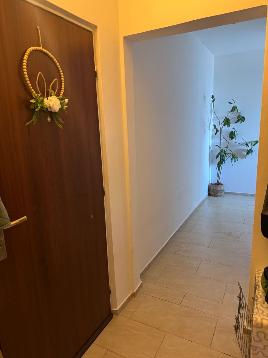 Prenájom bytu 2-izbový 60 m², Kamenný vrch, Chomutov, Ústecký kraj Prenájom bytu 2-izbový 60 m², Kamenný vrch, Chomutov, Ústecký kraj