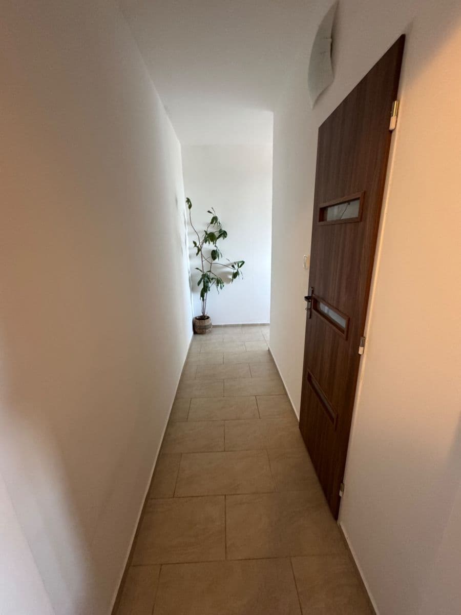 Prenájom bytu 2-izbový 60 m², Kamenný vrch, Chomutov, Ústecký kraj Prenájom bytu 2-izbový 60 m², Kamenný vrch, Chomutov, Ústecký kraj
