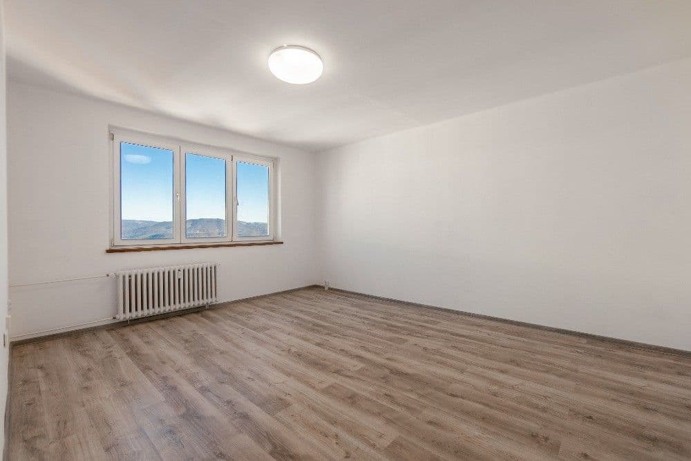 Prenájom bytu 1-izbový 34 m², Šrámkova, Ústí nad Labem, Ústecký kraj Prenájom bytu 1-izbový 34 m², Šrámkova, Ústí nad Labem, Ústecký kraj