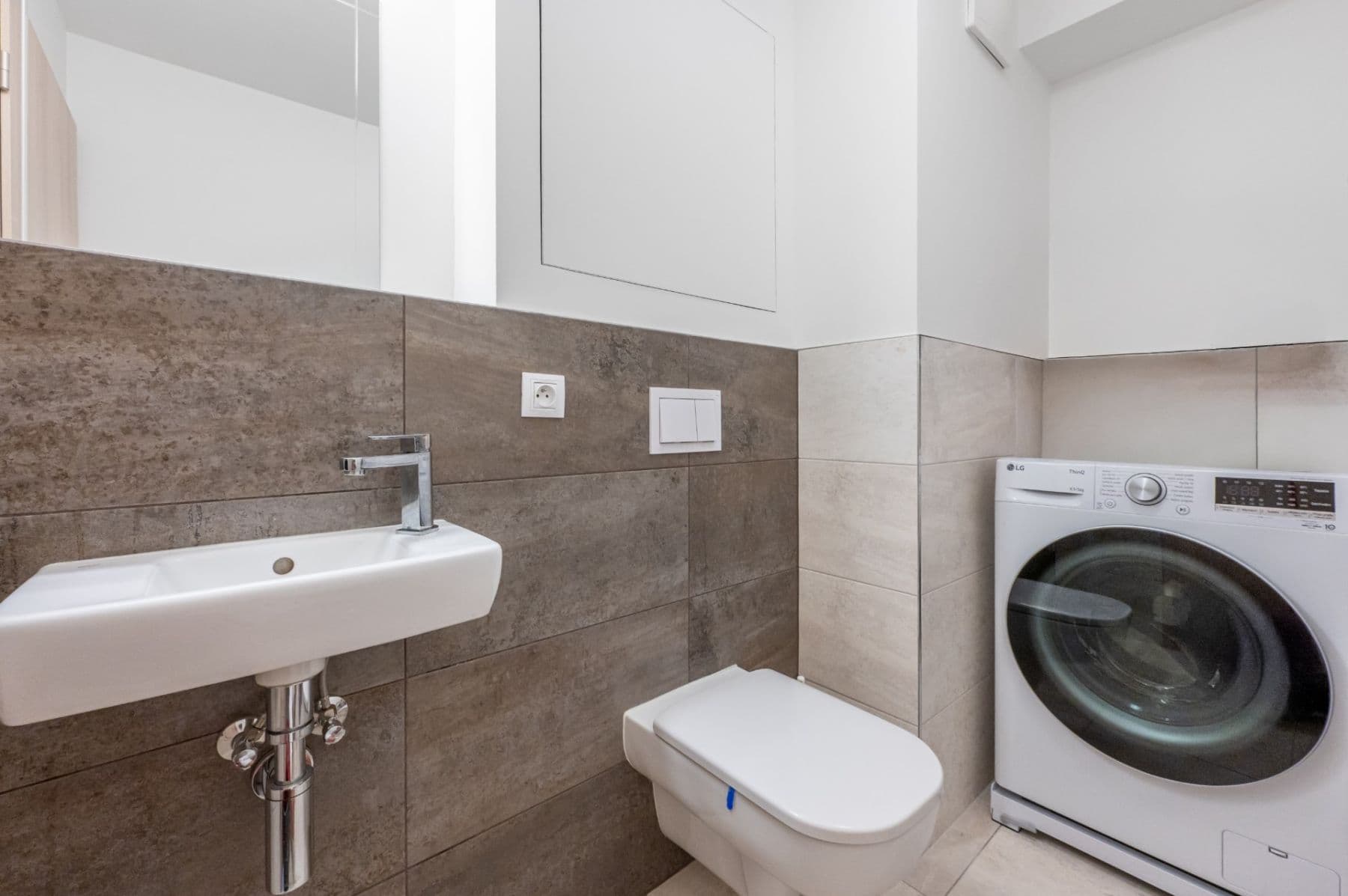 Prenájom bytu 2-izbový 58 m², U Mlýnského kanálu, Praha, Praha Prenájom bytu 2-izbový 58 m², U Mlýnského kanálu, Praha, Praha