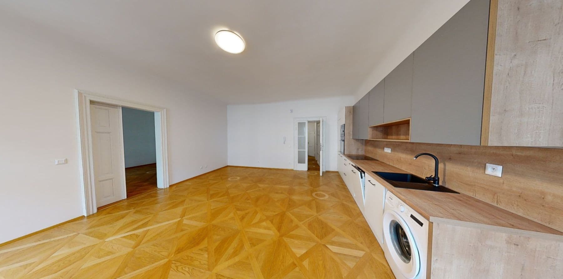 Prenájom bytu 2-izbový 77 m², Národní, Praha, Praha Prenájom bytu 2-izbový 77 m², Národní, Praha, Praha