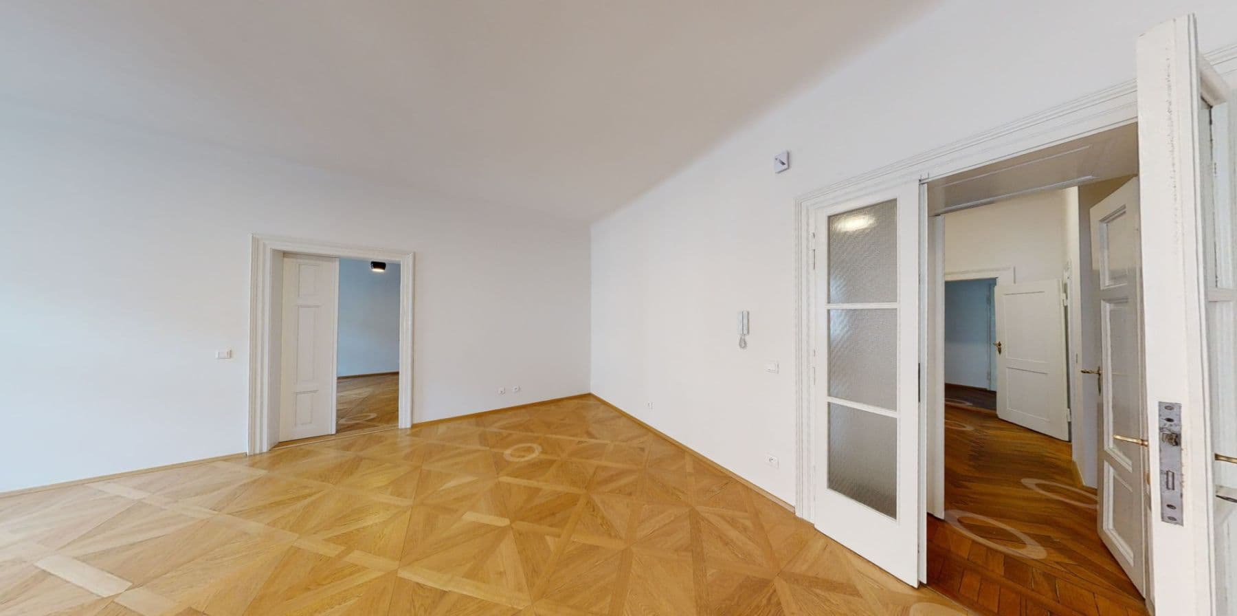 Prenájom bytu 2-izbový 77 m², Národní, Praha, Praha Prenájom bytu 2-izbový 77 m², Národní, Praha, Praha