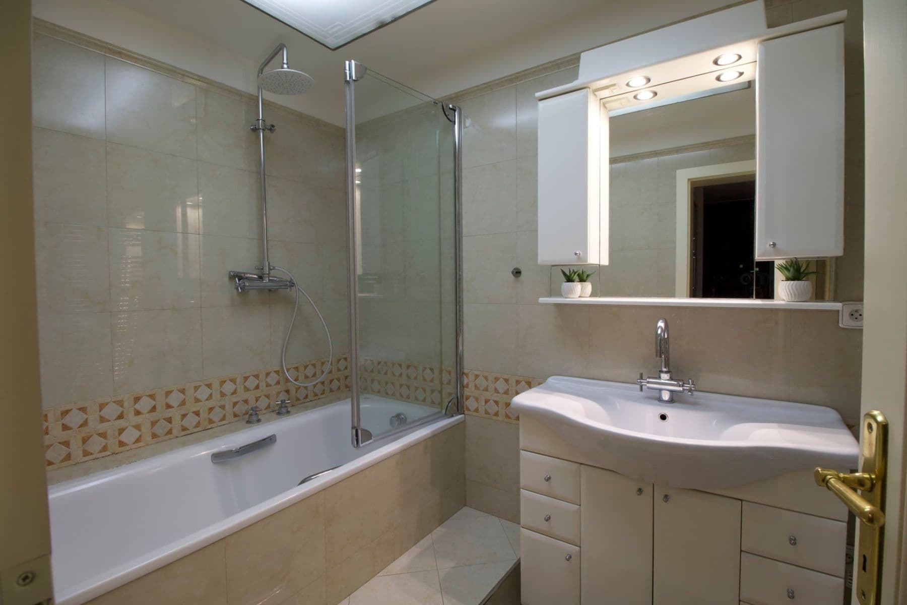 Prenájom bytu 2-izbový 50 m², Slavíkova, Praha, Praha Prenájom bytu 2-izbový 50 m², Slavíkova, Praha, Praha