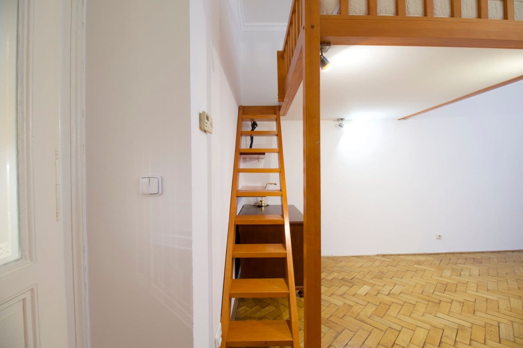 Prenájom bytu 2-izbový 50 m², Slavíkova, Praha, Praha Prenájom bytu 2-izbový 50 m², Slavíkova, Praha, Praha