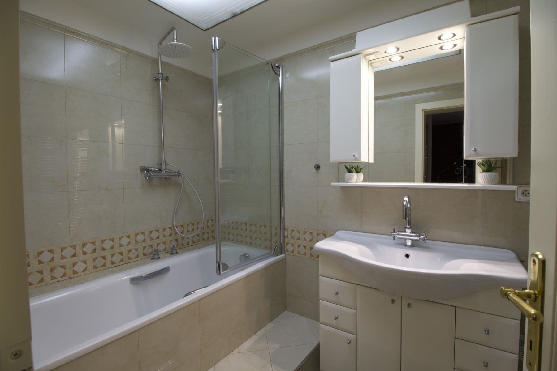 Prenájom bytu 2-izbový 50 m², Slavíkova, Praha, Praha Prenájom bytu 2-izbový 50 m², Slavíkova, Praha, Praha