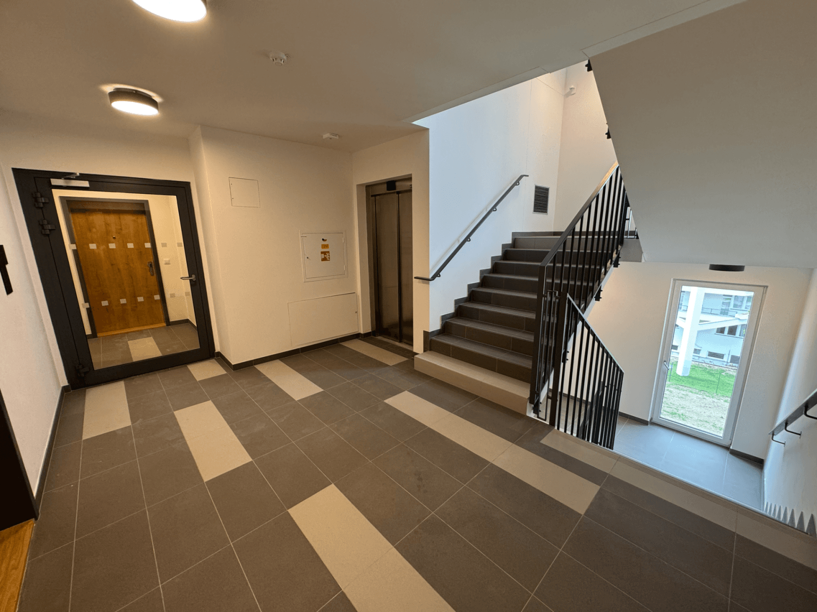 Prenájom bytu 1-izbový 36 m², Divíškové, Praha, Praha Prenájom bytu 1-izbový 36 m², Divíškové, Praha, Praha