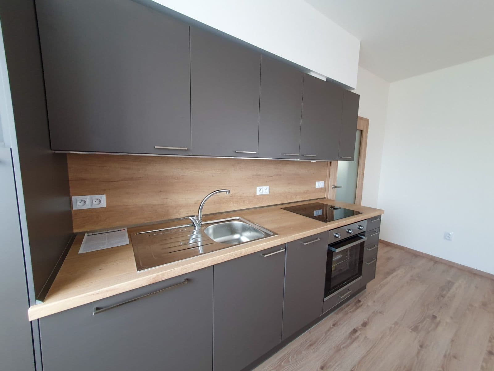 Prenájom bytu 1-izbový 49 m², Plotní, Brno, Jihomoravský kraj Prenájom bytu 1-izbový 49 m², Plotní, Brno, Jihomoravský kraj
