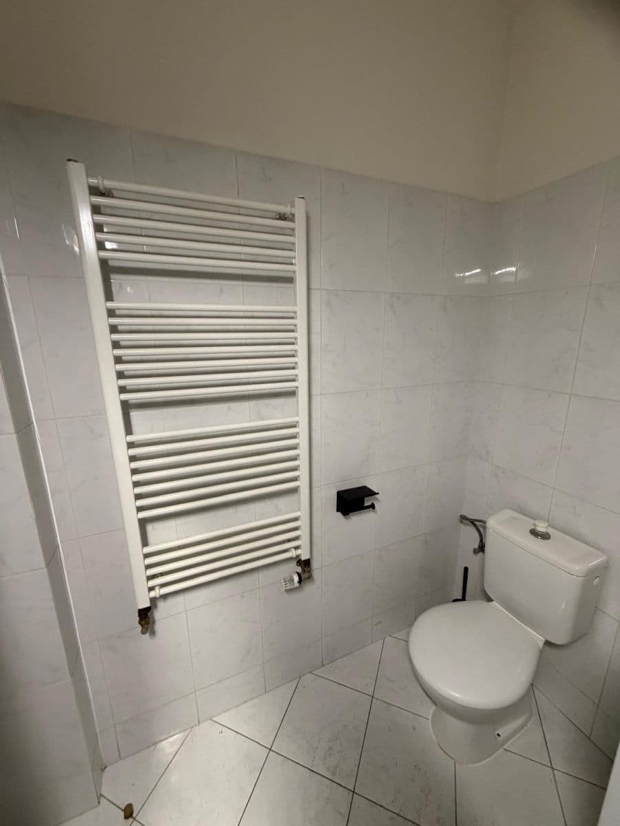 Prenájom bytu 1-izbový 34 m², Sokolská, Praha, Praha Prenájom bytu 1-izbový 34 m², Sokolská, Praha, Praha