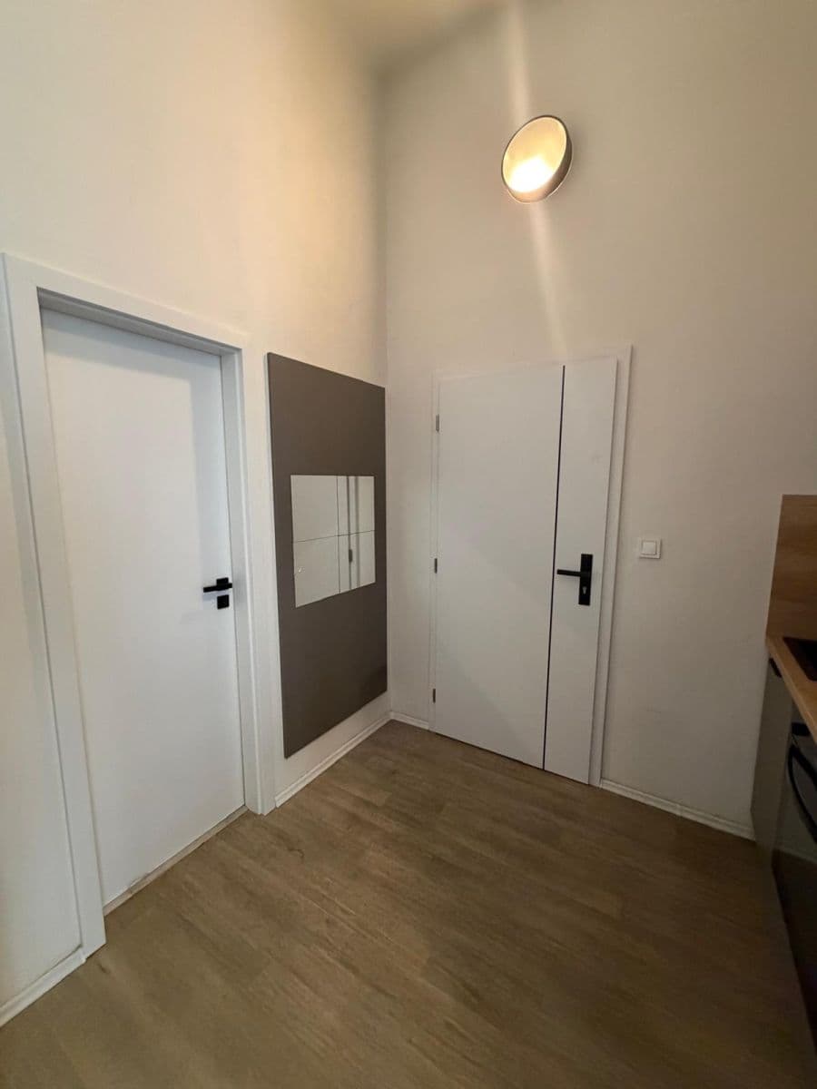 Prenájom bytu 1-izbový 34 m², Sokolská, Praha, Praha Prenájom bytu 1-izbový 34 m², Sokolská, Praha, Praha
