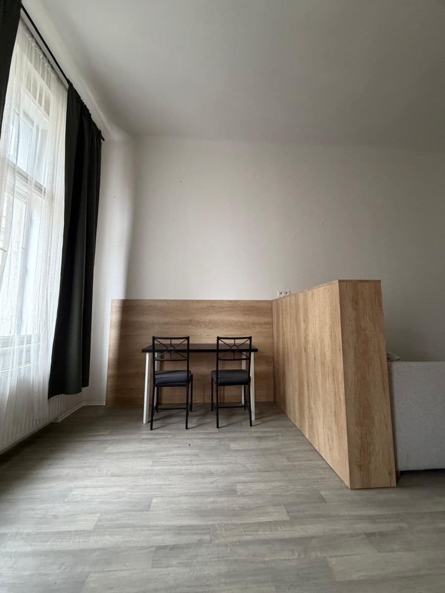 Prenájom bytu 1-izbový 34 m², Sokolská, Praha, Praha Prenájom bytu 1-izbový 34 m², Sokolská, Praha, Praha