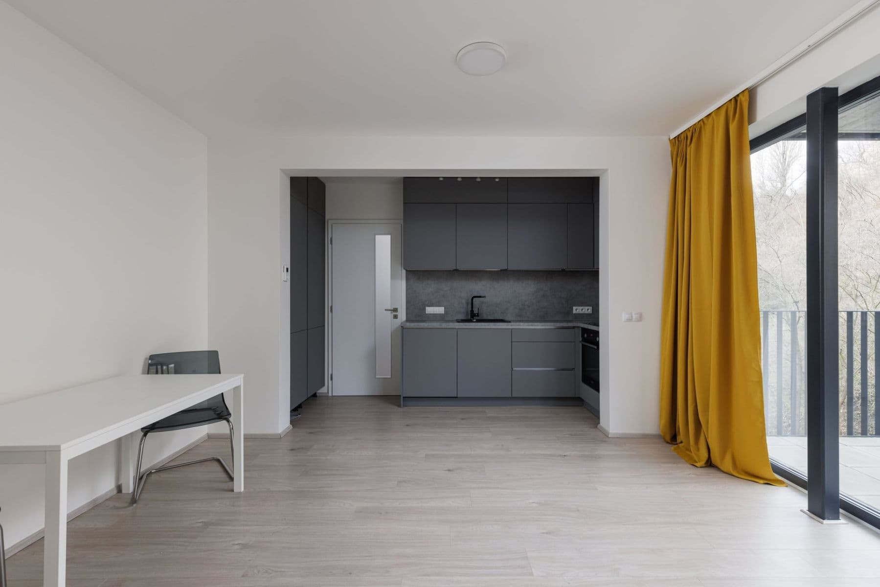 Prenájom bytu 1-izbový 37 m², Hartigova, Praha, Praha Prenájom bytu 1-izbový 37 m², Hartigova, Praha, Praha
