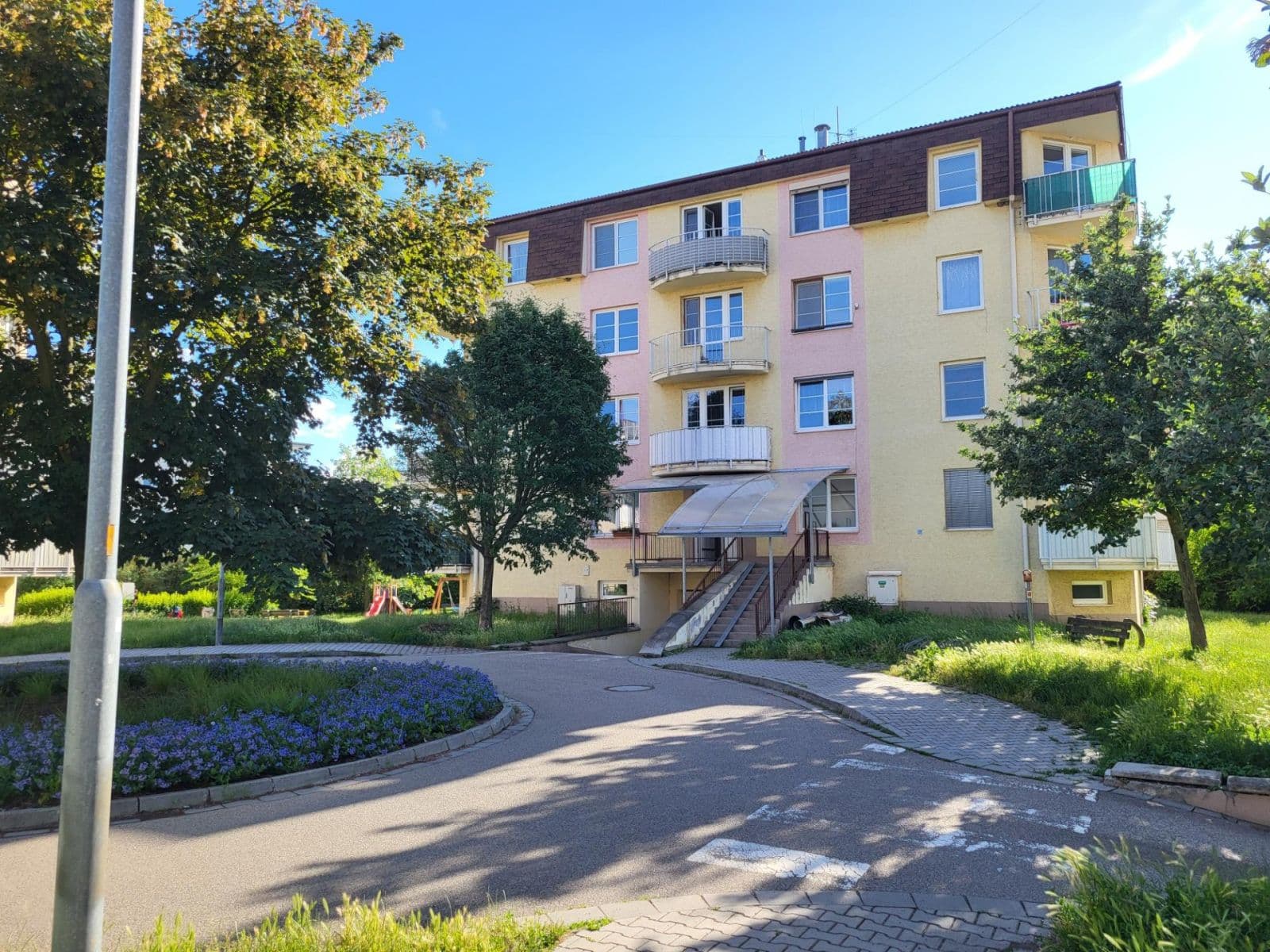 Prenájom bytu 2-izbový 63 m², Topolová, Olomouc, Olomoucký kraj Prenájom bytu 2-izbový 63 m², Topolová, Olomouc, Olomoucký kraj