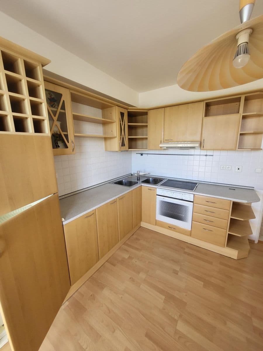 Prenájom bytu 2-izbový 63 m², Topolová, Olomouc, Olomoucký kraj Prenájom bytu 2-izbový 63 m², Topolová, Olomouc, Olomoucký kraj