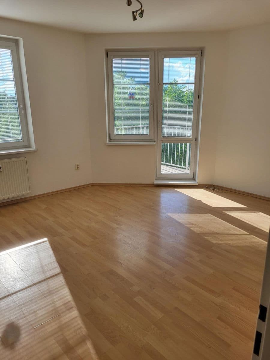 Prenájom bytu 2-izbový 63 m², Topolová, Olomouc, Olomoucký kraj Prenájom bytu 2-izbový 63 m², Topolová, Olomouc, Olomoucký kraj